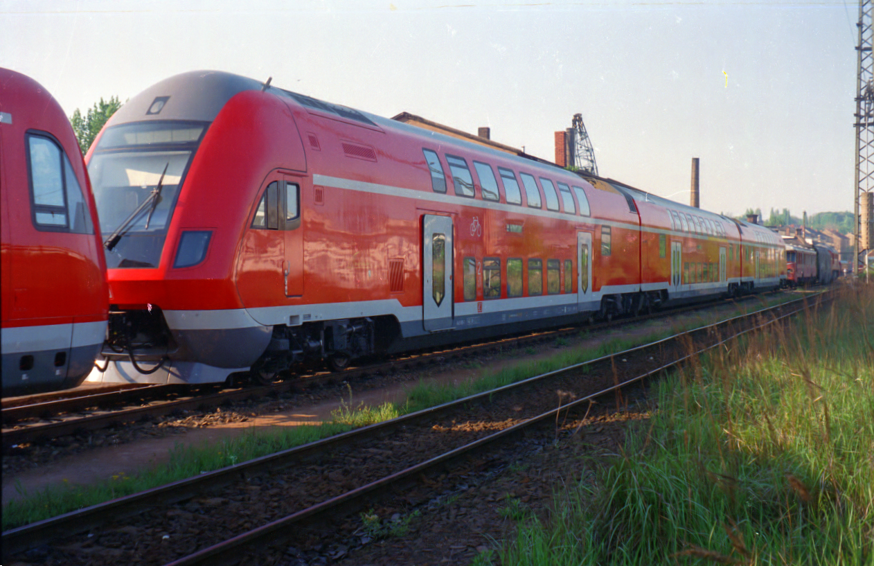der Prototyp der Bombardier-Doppelstocktriebwagen , 445 001, fotografiert im Mai 2000 auf dem Dampfloktreffen in Dresden