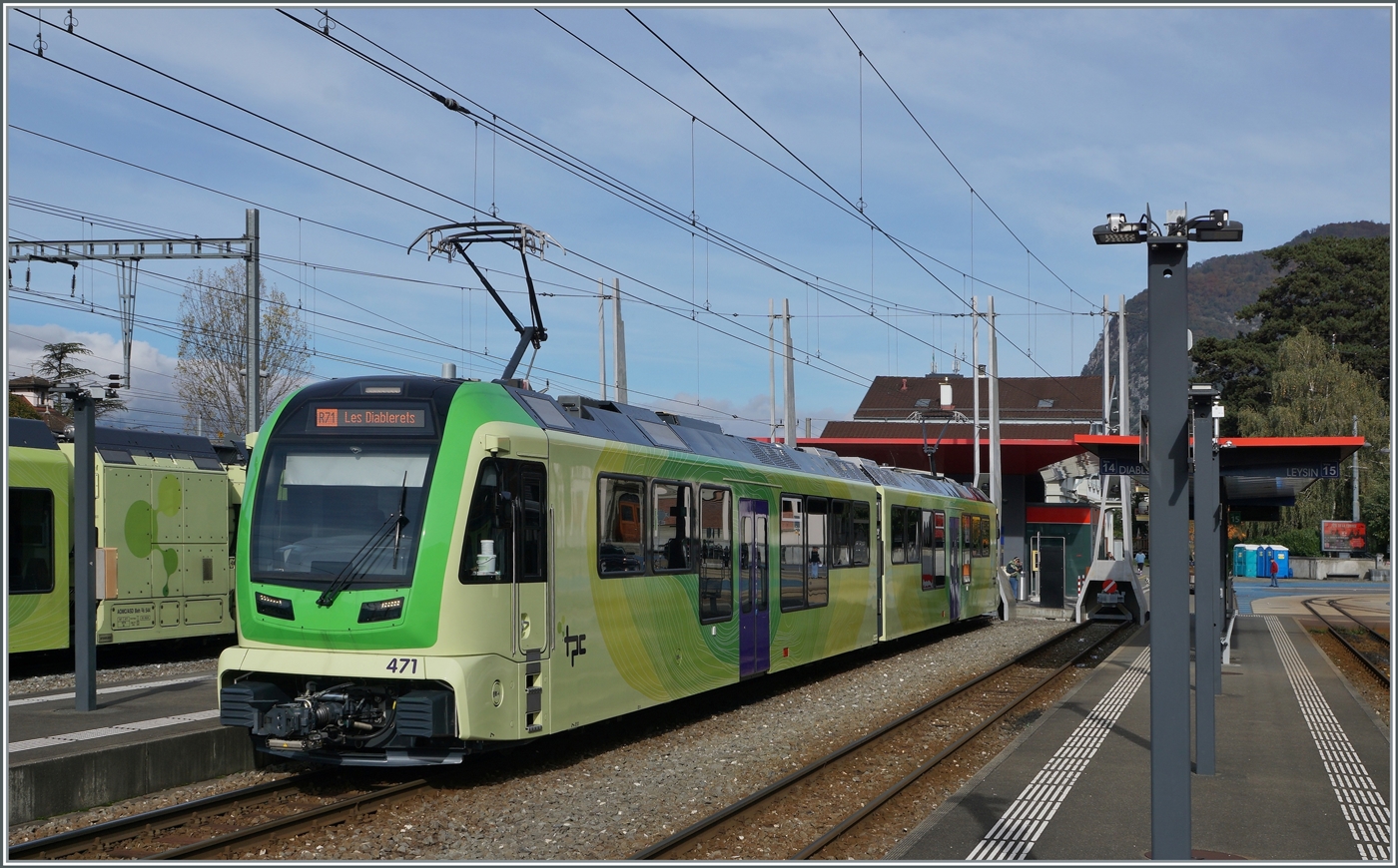 Der TPC ASD ABe 4/8 471 wartet in Aigle als R71 436 auf die Abfahrt nach Les Diablerets. 

20. Oktober 2024