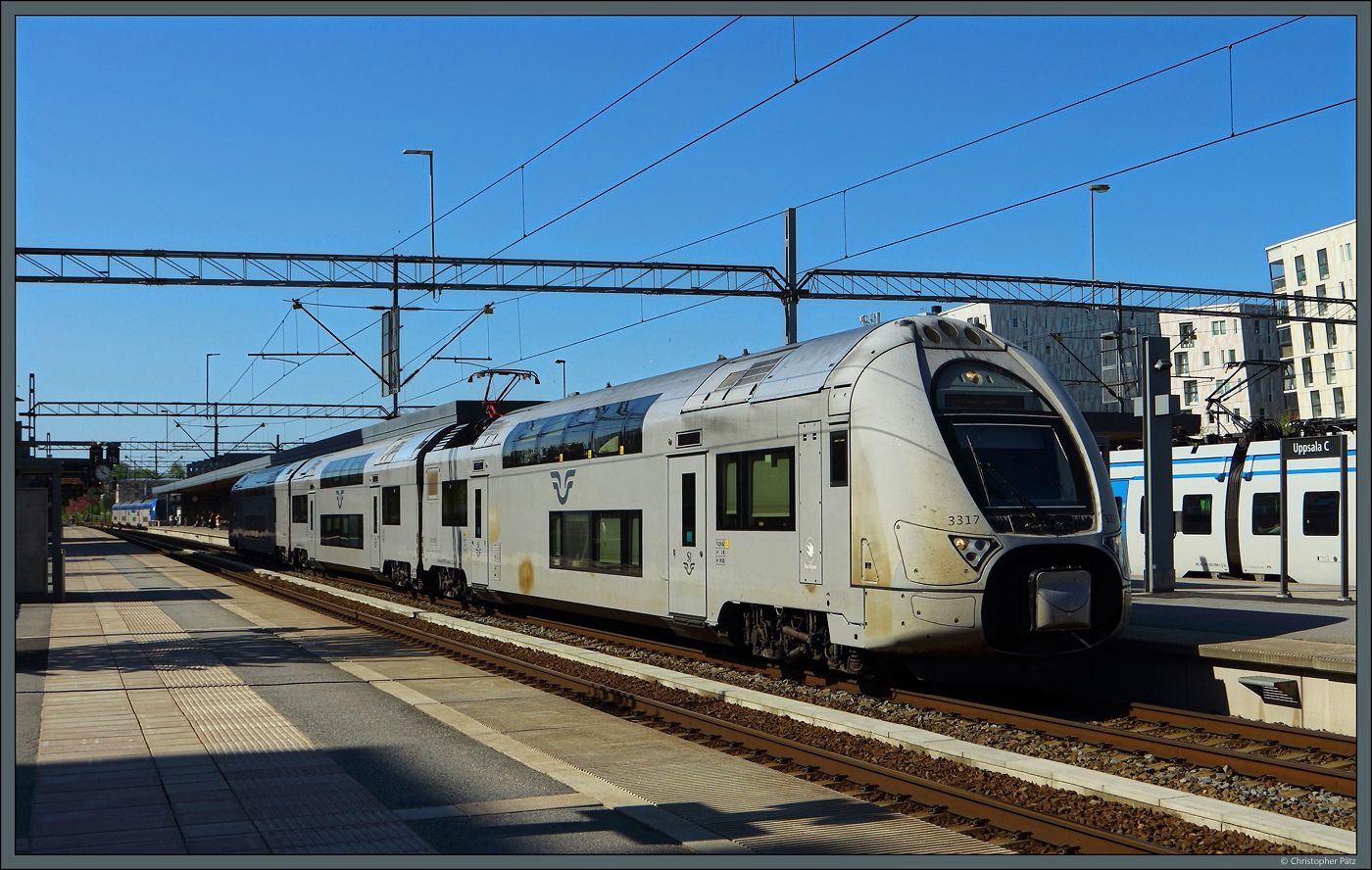 Der X40 3317 der SJ verlässt am 19.05.2023 den Bahnhof Uppsala Central.