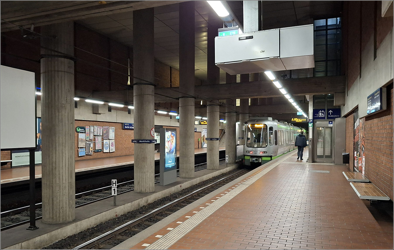 Die erste U-Bahnstrecke in Hannover - 

Die Station Markthalle/Landtag wirkt durch ihre hohe Decke sehr ger�umig. 

05.05.2026 (M)
