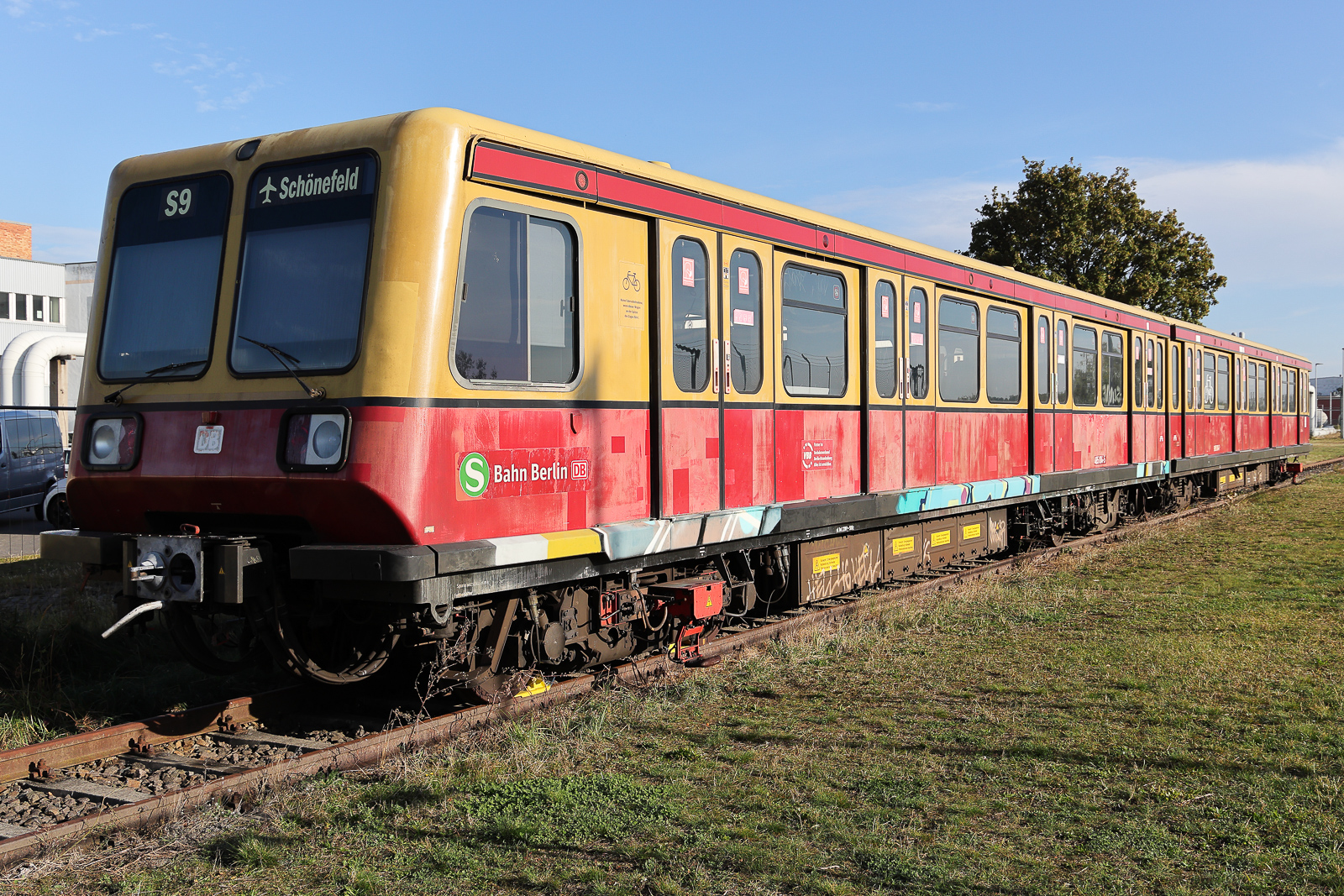 Diese S-Bahn ist im Gelände des Flughafen BBR abgestellt. Die genau Nummer habe ich leider nicht dazu. Oktober 2026.
