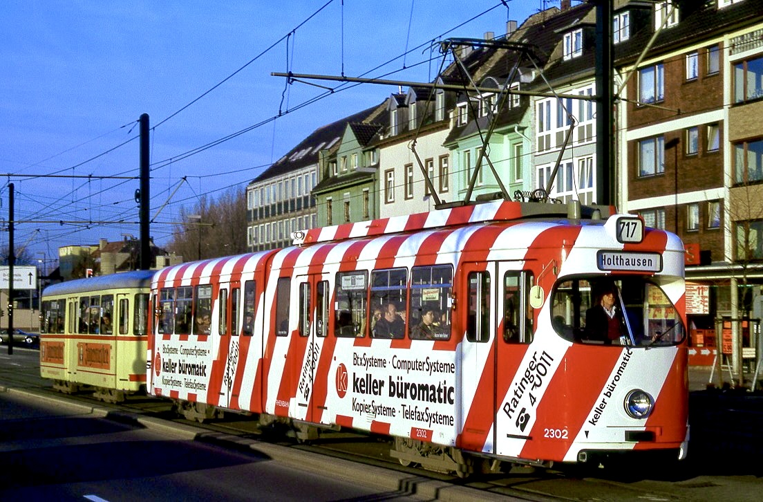 Düsseldorf 2302 + 1698, Kölner Landstraße, 29.11.1986.
