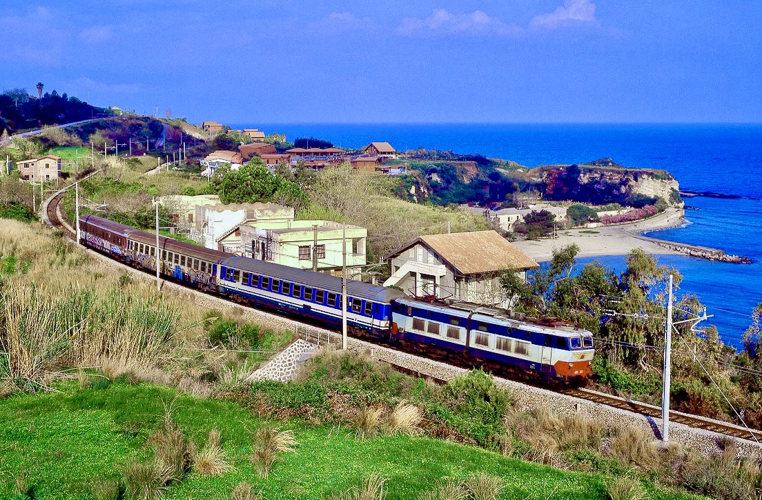 E656 307, Briatico, 12654, 11.03.2002.
