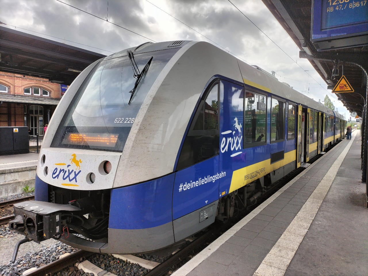ERIXX 622 228 steht als RB 47 nach Braunschweig im Bahnhof Uelzen bereit, 04.10.2023