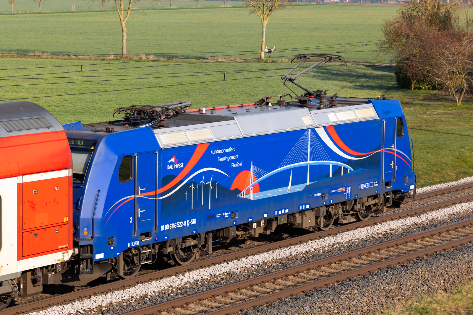 Ersatzverkehr Expresskreuz Bremen/Niedersachsen. Ein DB Regio Dosto Wagenpark wird von der angemieteten SRI Railinvest 146 522-8 geschoben. Lemförde/Marl. 22.3.26