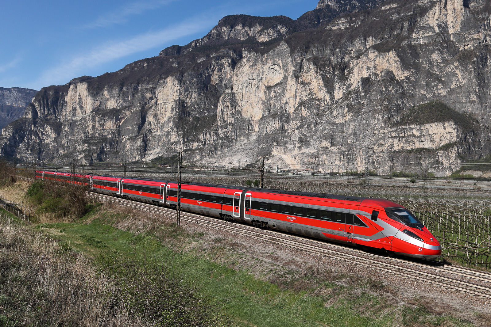 ETR 1000 Frecciarossa 400 007 am 02.04.2026 bei Salurn.