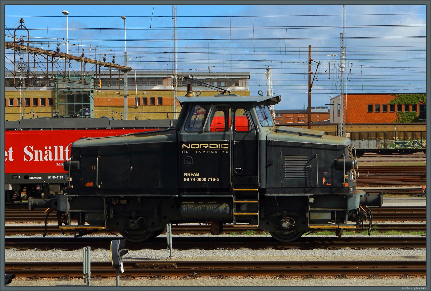 Für Rangierarbeiten in Malmö Central ist die Z70 716 der Nordic RE-Finance AB im Einsatz. Am 17.05.2023 stand sie im Gleisvorfeld des Bahnhofes.