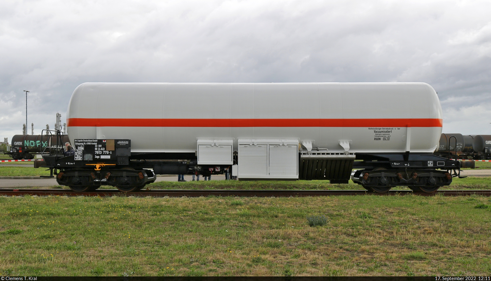 Gaskesselwagen mit der Bezeichnung  Zags  (33 80 7813 779-5 D-ALD) ist bei der InfraLeuna zum Tag der Schiene ausgestellt.

🧰 Air Liquide Deutschland GmbH (Air Liquide S.A.)
🕓 17.9.2022 | 12:11 Uhr