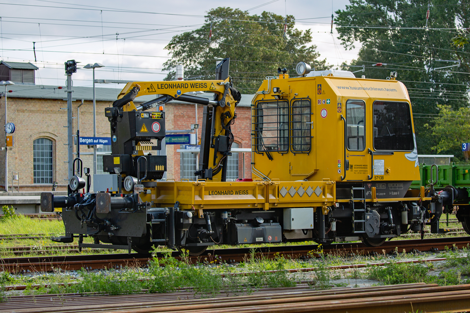 Gleisarbeitsfahrzeug  GAF 100R in Bergen auf Rügen abgestellt. - 23.09.2023