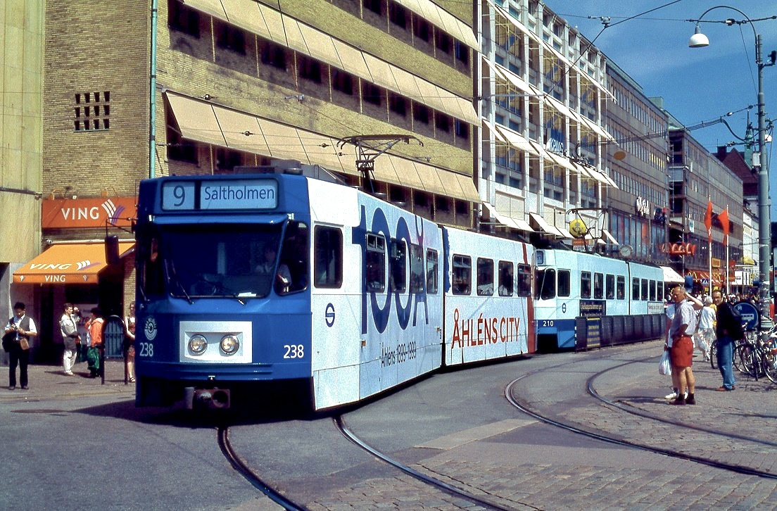 Göteborg 238 + 210, Drottningtorget, 18.06.1999.
