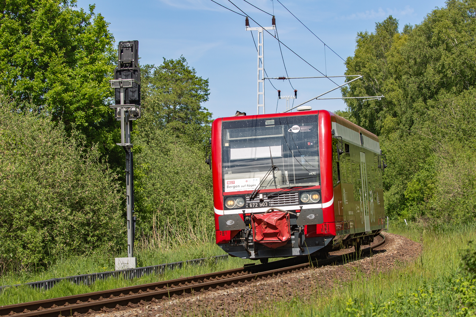 HANS als Fährshuttle zwischen Mukran und Bergen im Einsatz, hier bei der Einfahrt in Lietzow. - 03.06.2023
