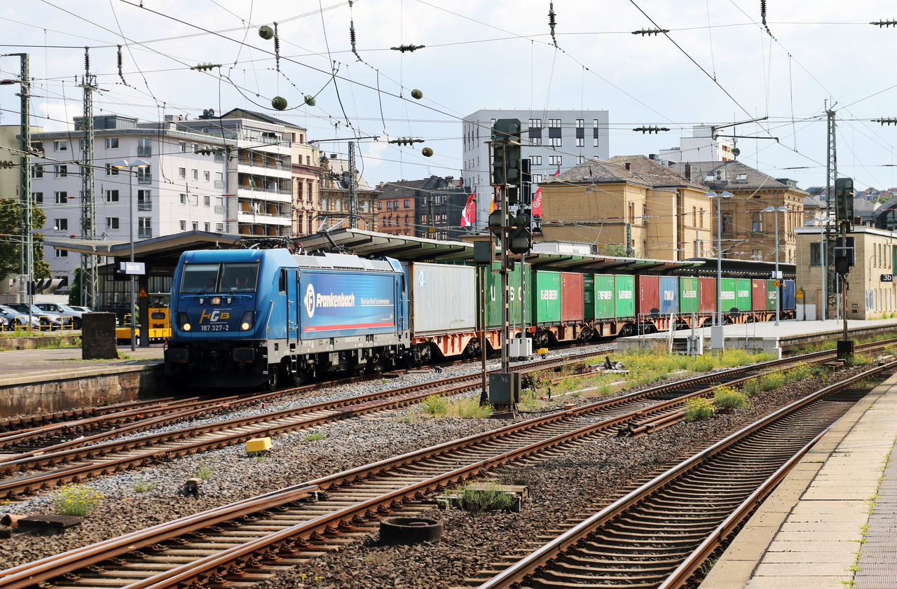 Hessische Güterbahn 187 327 mit dem  Rhein-Saar-Mosel Containerexpress . // Mainz Hbf // 30. August 2021