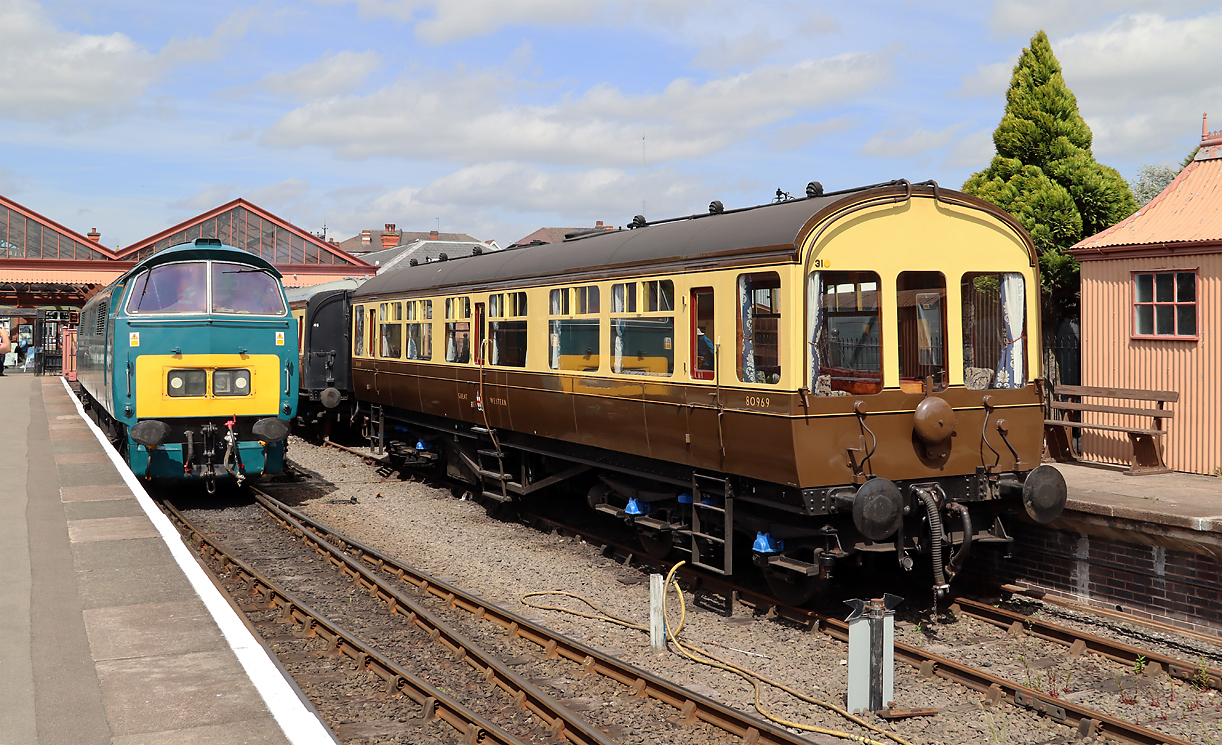 Historische Diesellok und 'Inspection Saloon Car' der Severn Valley Railways. Kidderminster, 13.5.2022