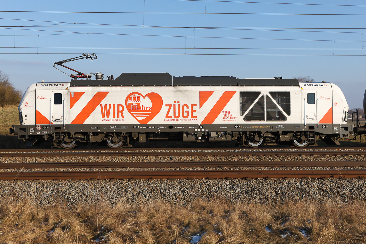HRS - Hamburger Rail Service GmbH & Co. KG, Ahrensburg [D] mit der Vectron Dual Lok  248 081 , Name:  Mikail  [NVR-Nummer: 90 80 2248 081-2 D-NRAIL] am 17.2.25 bei Hebertshausen.