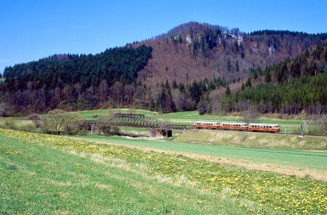 HZL Vt 5 + VB 15 + VS 18, Fridingen, 6451, 02.05.1997.
