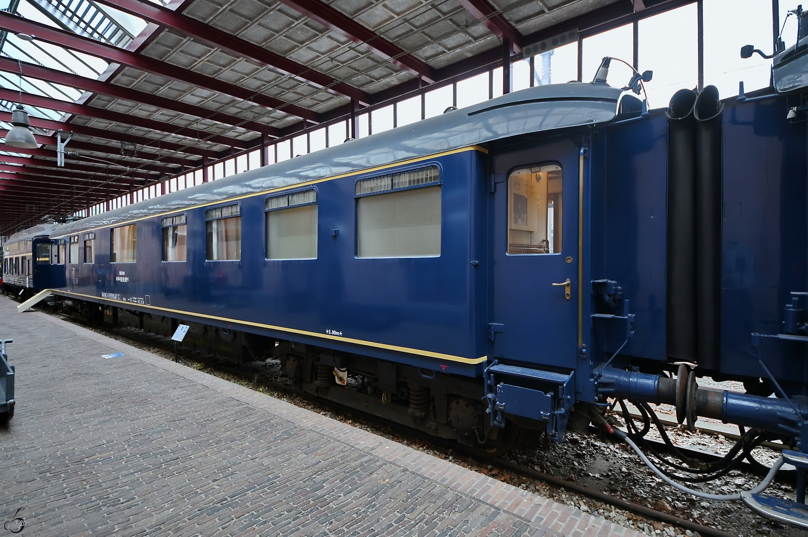 Im Bild der 1932 bei Werkspoor in Amsterdam gebauter Salonwagen 9. Er wurde in den 1950er Jahren f�r Reisen der damaligen K�nigin der Niederlande Juliana hergerichtet. (Eisenbahnmuseum Utrecht, September 2026) 