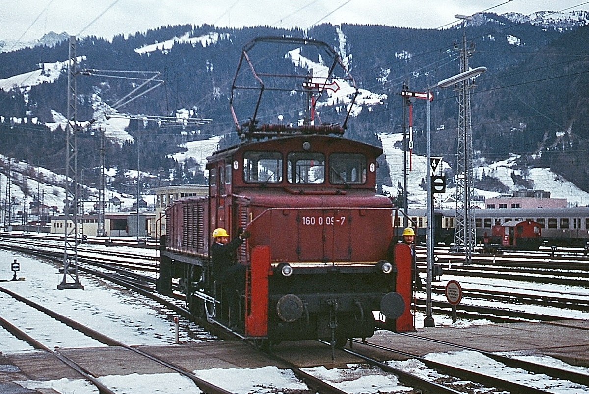Im Dezember 1978 versah noch die am 06.07.1932 in Dienst gestellte 160 009-7 den Rangierdienst im Bahnhof Garmisch-Partenkirchen. Am 30.09.1979 wurde sie nach Heidelberg umbeheimatet und dort am 31.01.1982 ausgemustert. Sie blieb bei der Deutsche Museums-Eisenbahn GmbH in Darmstadt-Kranichstein museal erhalten.