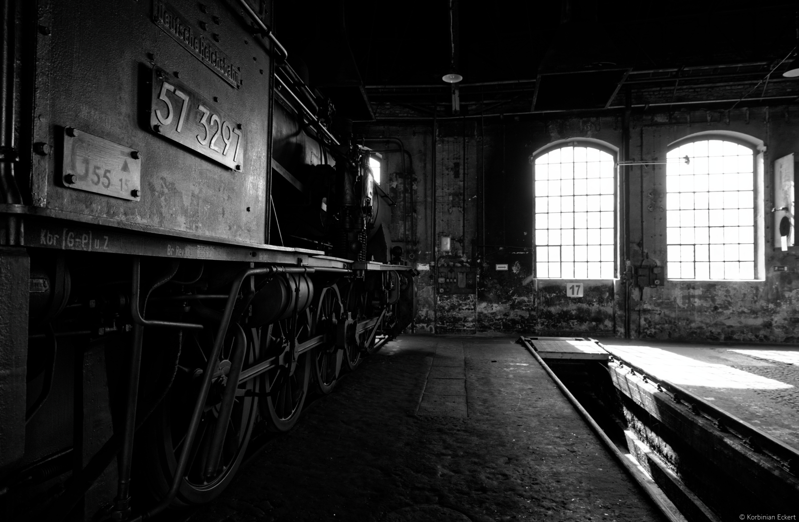 Impression von 57 3297, welche an diesem Tag im Rundlokschuppen des Heizhaus Chemnitz-Hilbersdorf untergestellt war, 12.03.2022