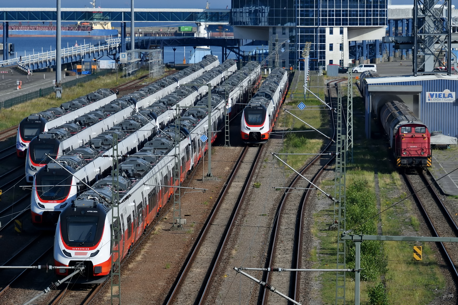 In Sassnitz-Mukran sind aktuell einige nicht genutzte S-Bahnzüge zwischengeparkt. (August 2023)