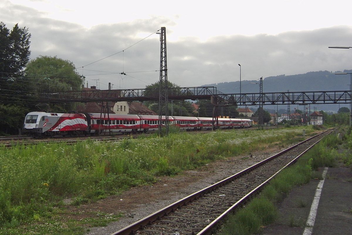 Jubilums-Railjet am Bodensee (|V) - Am 02.07.2012 durchfhrt der Railjet als REX 5561 von Lindau nach Bregenz den ehemaligen Bahnhof Lindau-Reutin. In Bregenz ndert sich die Zugnummer des nach Wien fahrenden Zuges auf RJ 561.