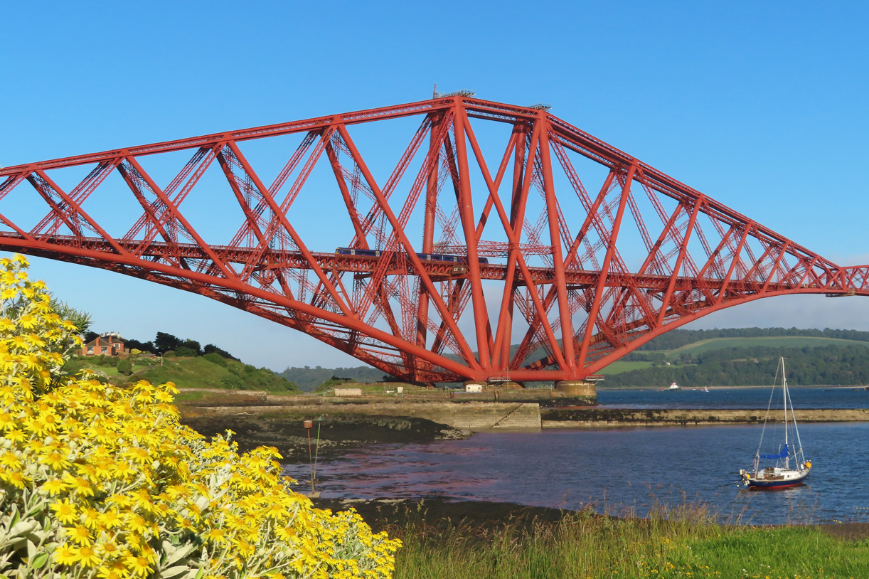 Kleine Scotrail auf grosser Brücke! North Queensferry, 27.6.2019