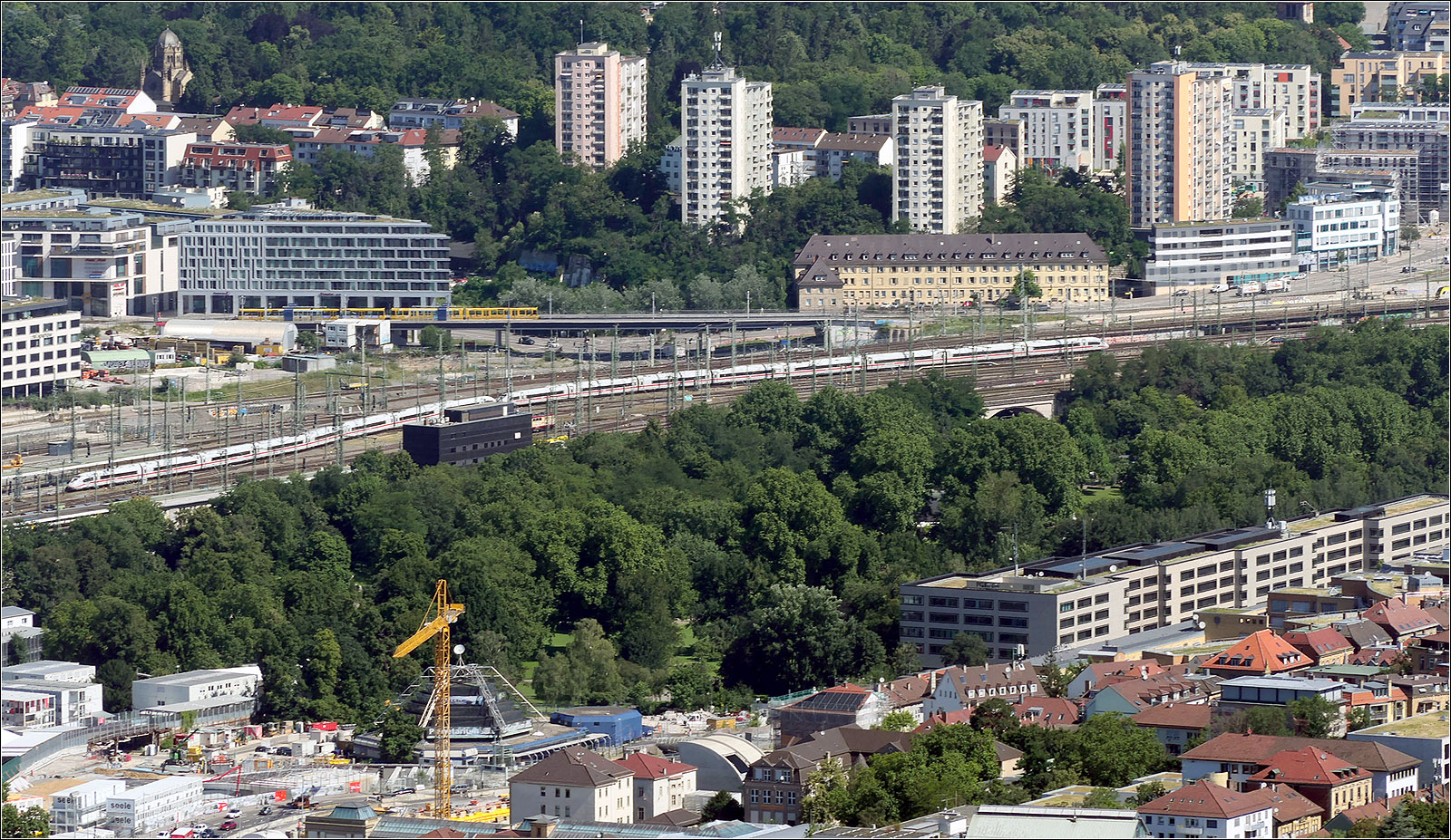 Gleis 101 In Stuttgart Hbf tief Bahnbilder de