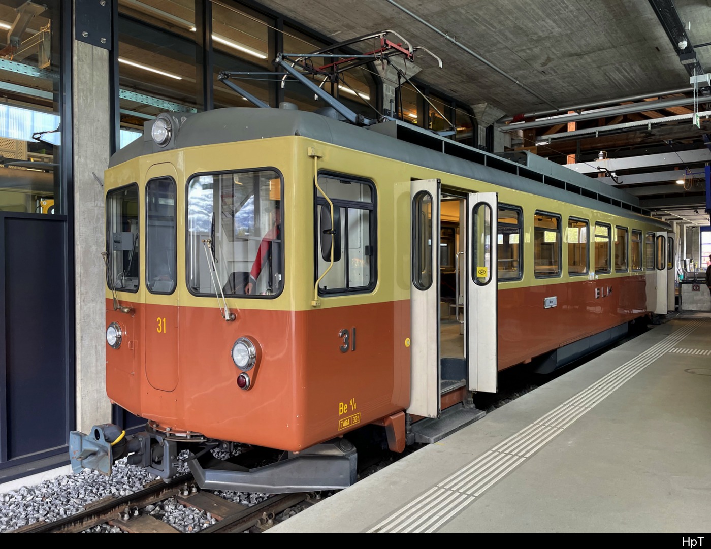 LEB - Be 4/4  31 (ex asm ) in der Endhaltestelle Grütschalp am 04.05.2024