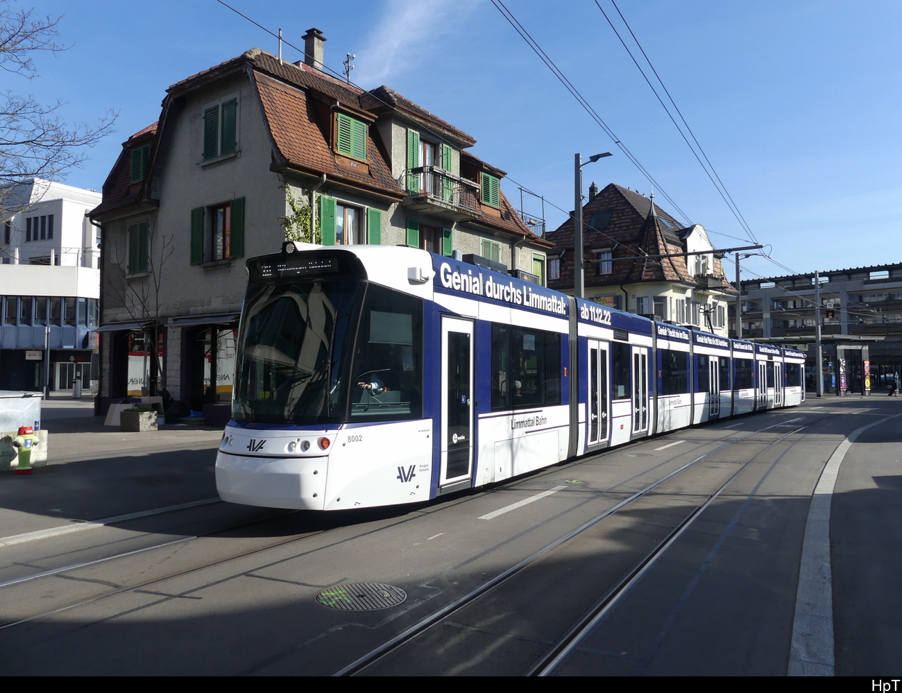 Limmattalbahn - Be 6/8  8002 unterwegs in Dietikon am 10.04.2023