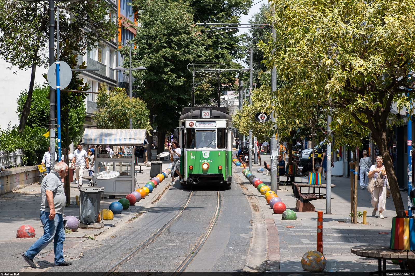 Metro Istanbul Tram 202 / Kadiköy Istanbul, 27. Juli 2023<br>
Nostalgische Tramlinie T3 Kadiköy - Moda