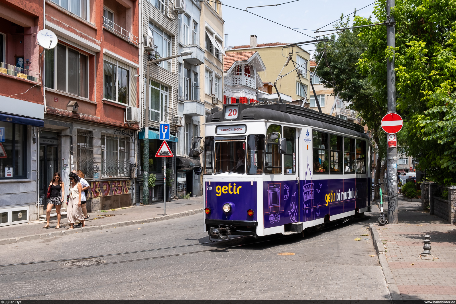 Metro Istanbul Tram 210 / Moda Istanbul, 27. Juli 2023<br>
Nostalgische Tramlinie T3 Kadiköy - Moda