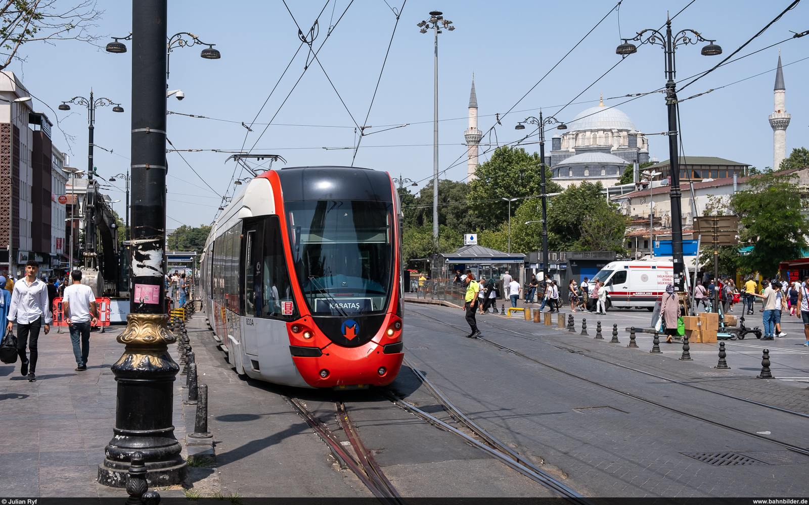 Metro Istanbul Tram 833 / Fatih Istanbul, 26. Juli 2023<br>
T1 Bağcilar - Kabataş