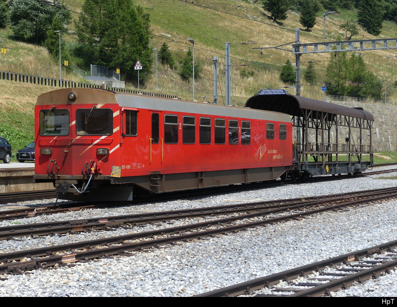 MGB - Autozug Steuerwagen BDt 4363 abgestellt im Bahnhofsareal von Oberwald am 23.07.2023