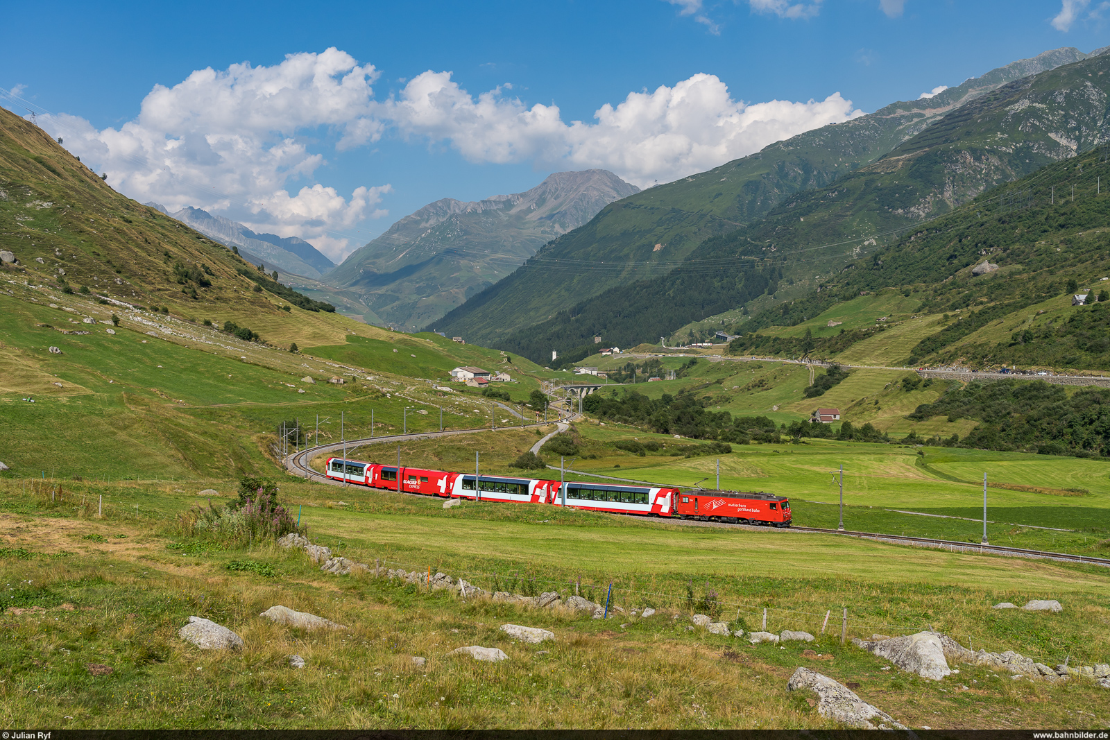 MGB HGe 4/4 II 101 / Hospental, 24. Juli 2022<br>
Glacier Express 907 Chur - Zermatt