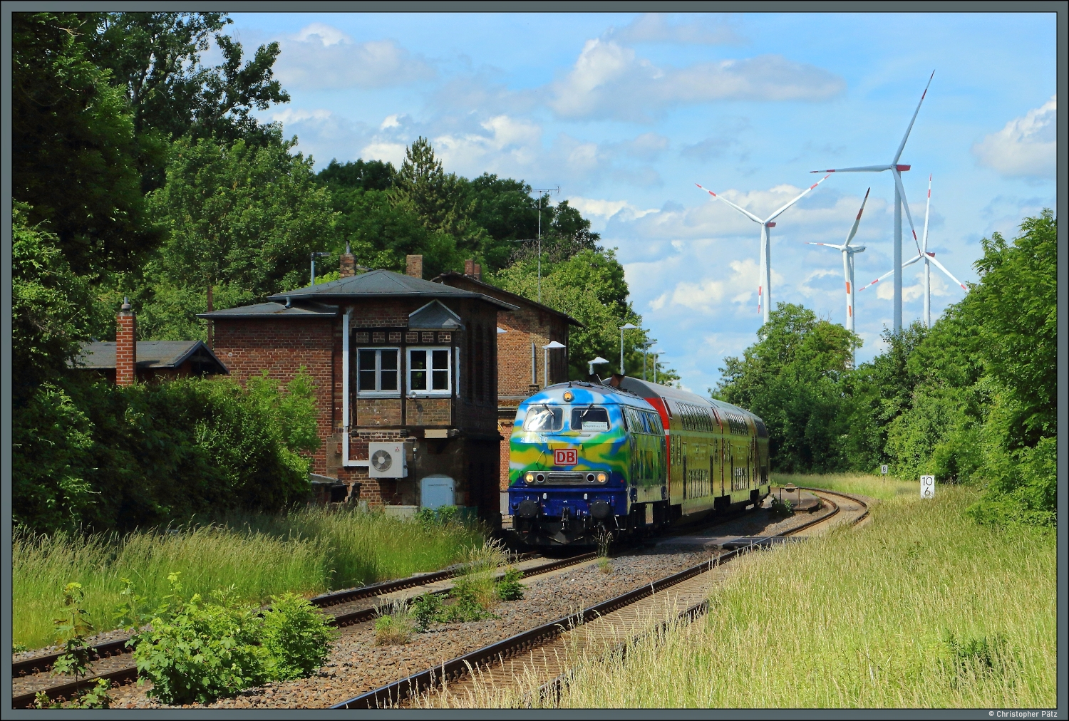 Mit dem RE37 nach K�then passiert 218 443-0 der DB Gebrauchtzug am 06.06.2026 die Blockstelle Biendorf.