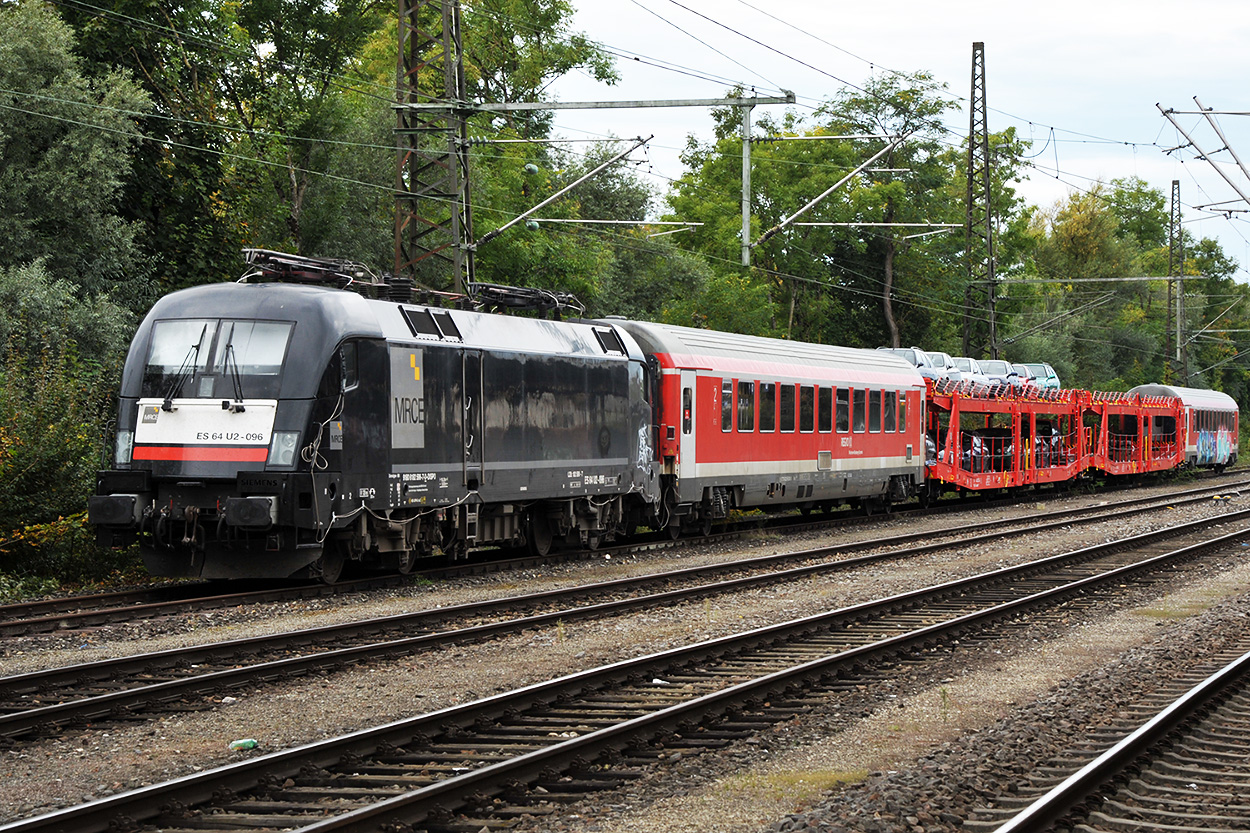 MRCE 182 596-7 mit Messzug Gleis 10 in Göppingen 03.10.2021