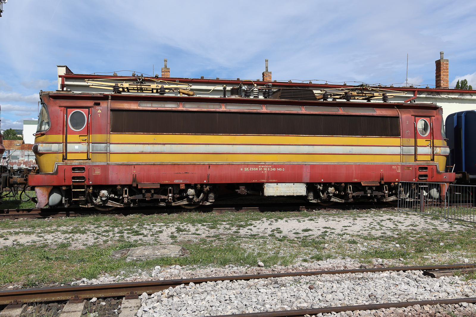Museum in Bratislava, in welchem unter anderem die Lok 240 145 steht am 5.9.26.