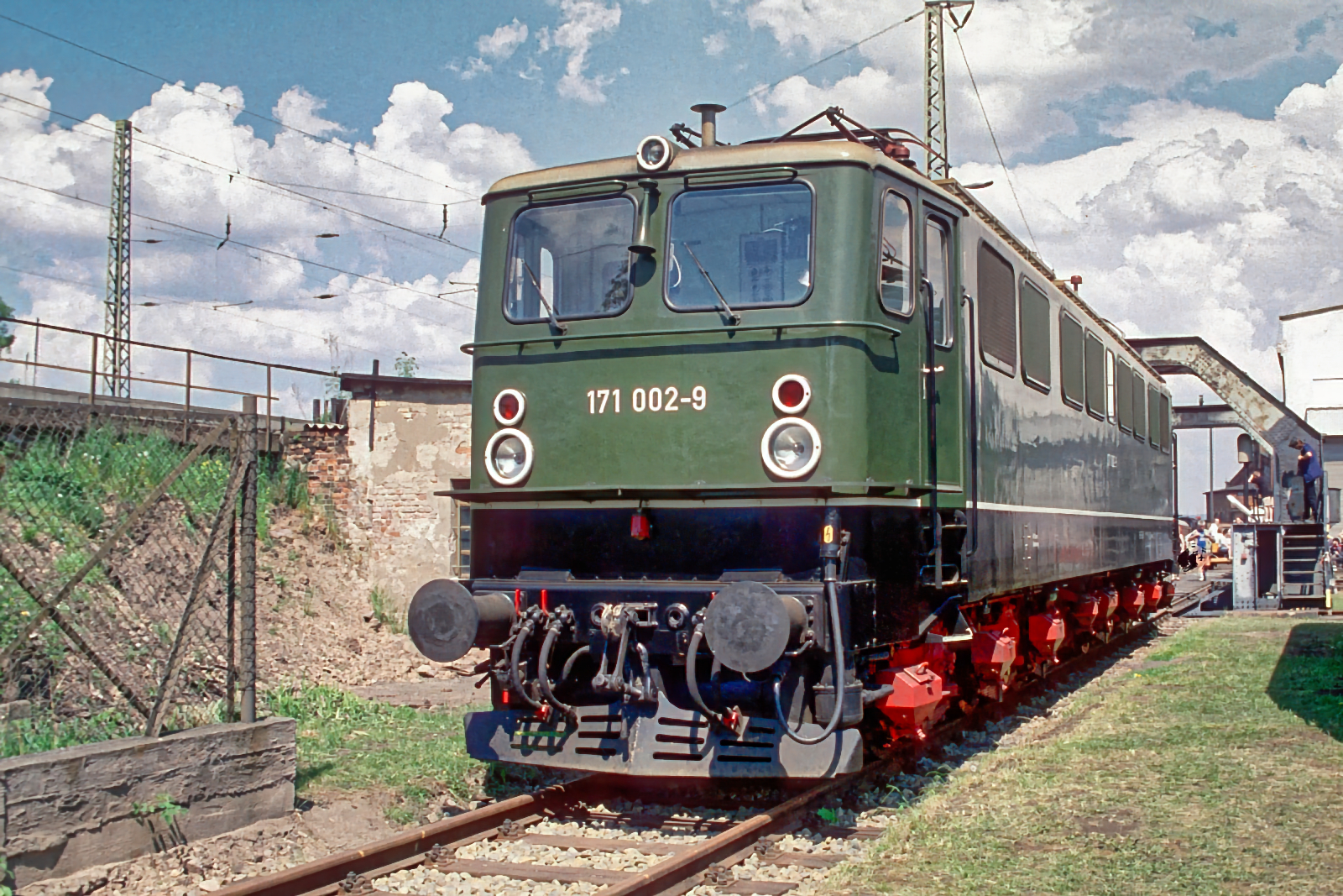 Museumslok 171 002 am 30.04.2000 im Bw. Dresden-Altstadt.