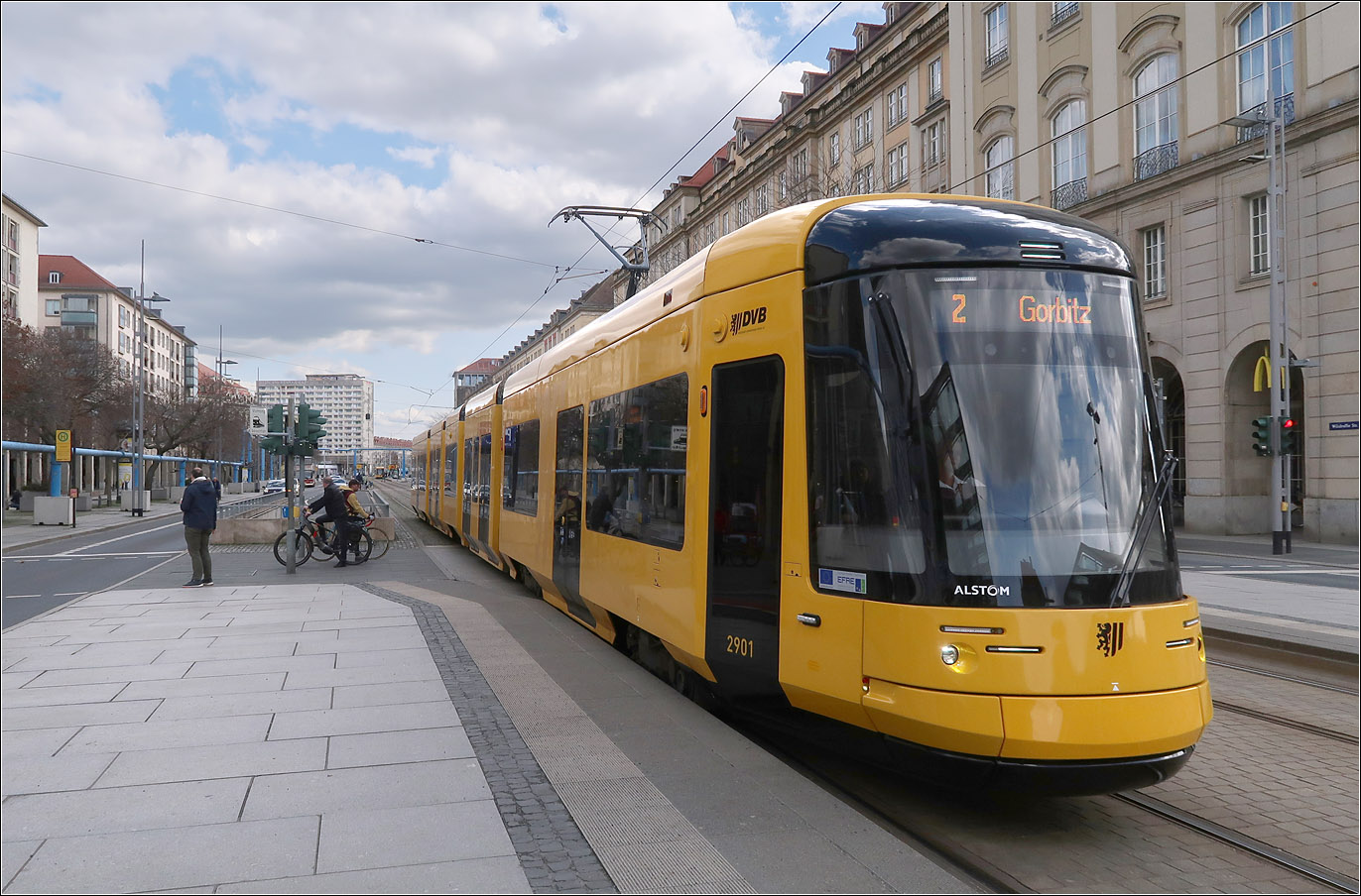 NGT DXDD Wagen 2901 - 

... auf der Linie 2 erreicht die Haltestelle Altmarkt.

Dresden, 22.03.2023 (M)