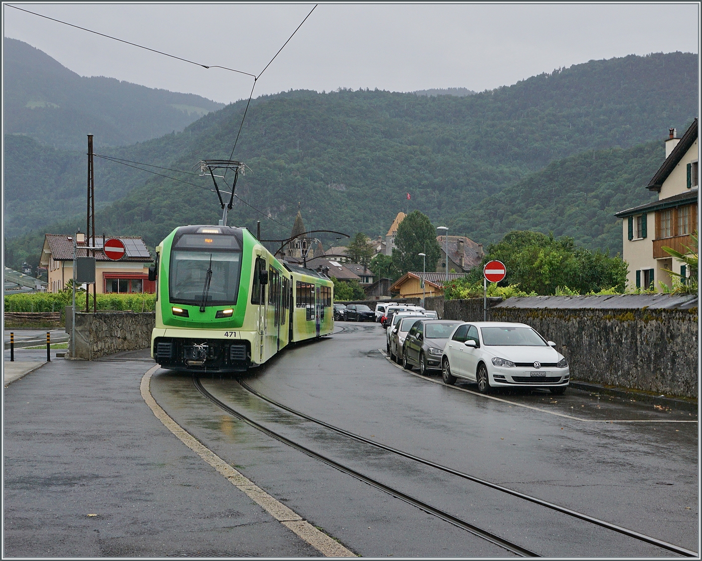 Nun sind bei der ASD die TPC ASD ABe 4/8 im Planeinsatz: in den Strassen von Aigle erreicht der ASD ABe 4/8 471 als R71 431 von Les Diablerets kommend den Halt Aigle Place du Marché. 

21. Juli 2024