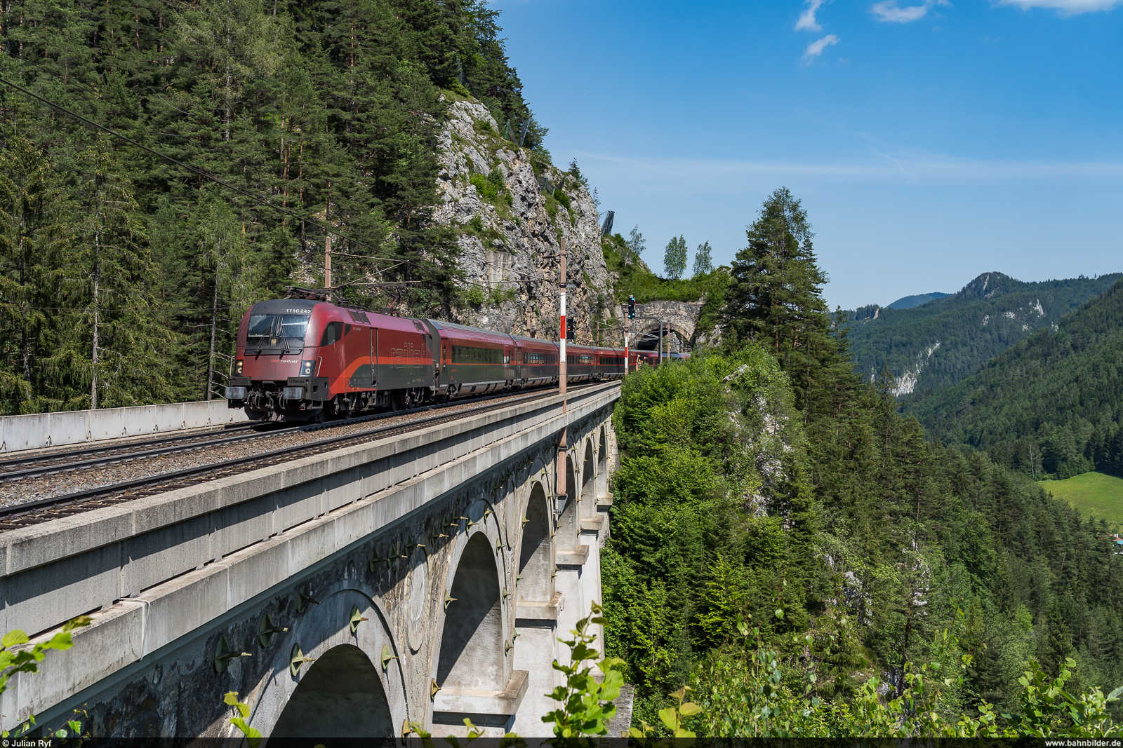 ÖBB 1116 242 RailJet / Krauselklauseviadukt, 27. Juni 2022<br>
RJ 657 Flughafen Wien Bahnhof - Graz Hbf