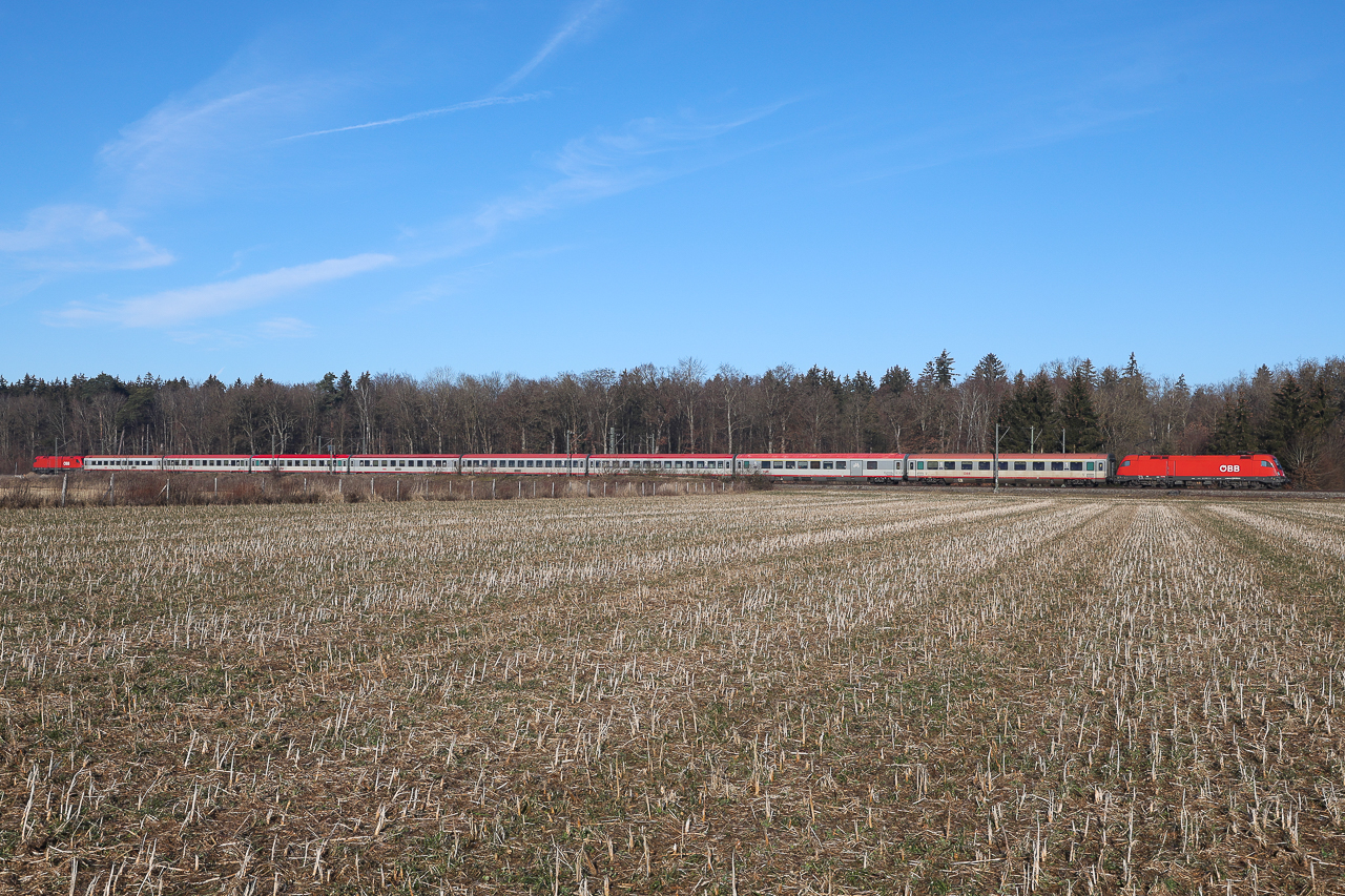 ÖBB 1116 vorne und hinten am 20.01.2025 bei Eglharting fotografiert.