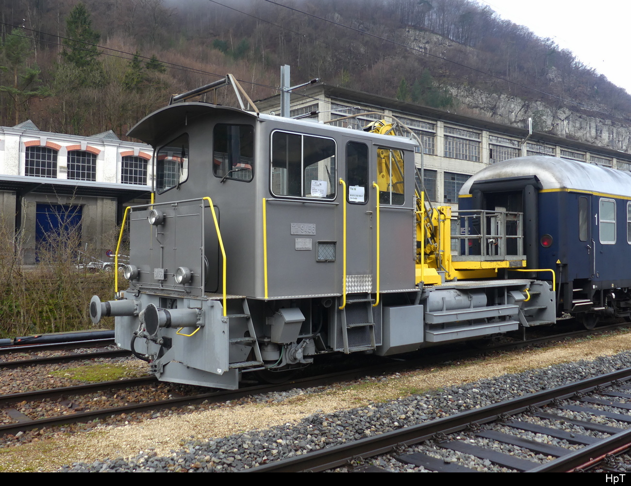 OeBB - Tm 98 85 5 232 456-4 ( ex SBB 9456 ) abgestellt in Klus am 02.04.2023