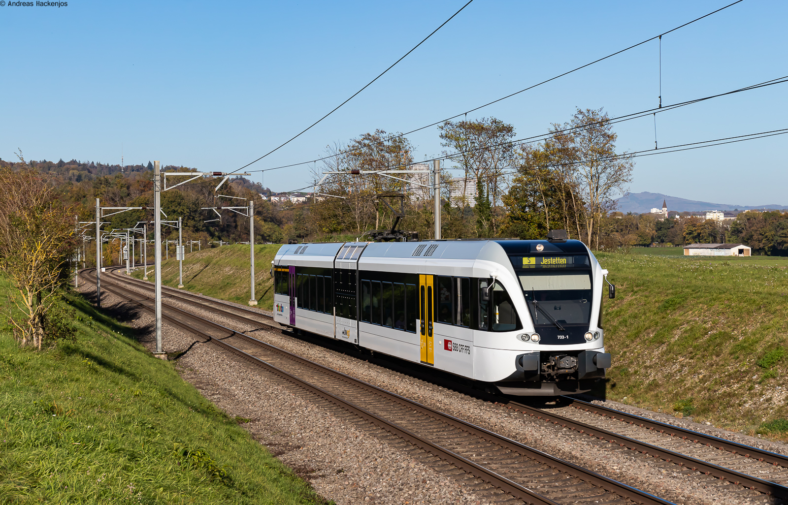 RABe 520 733-1 als S 8361 (Schaffhausen – Jestetten) bei Jestetten 27.10.22