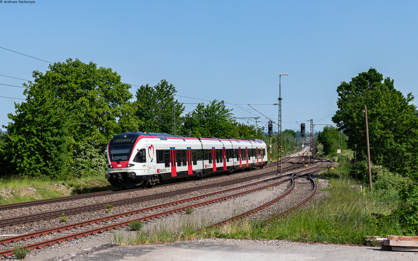 RABe 521 004 als SBB 87696 (Konstanz - Engen) im Bahnhof Welschingen 24.5.26