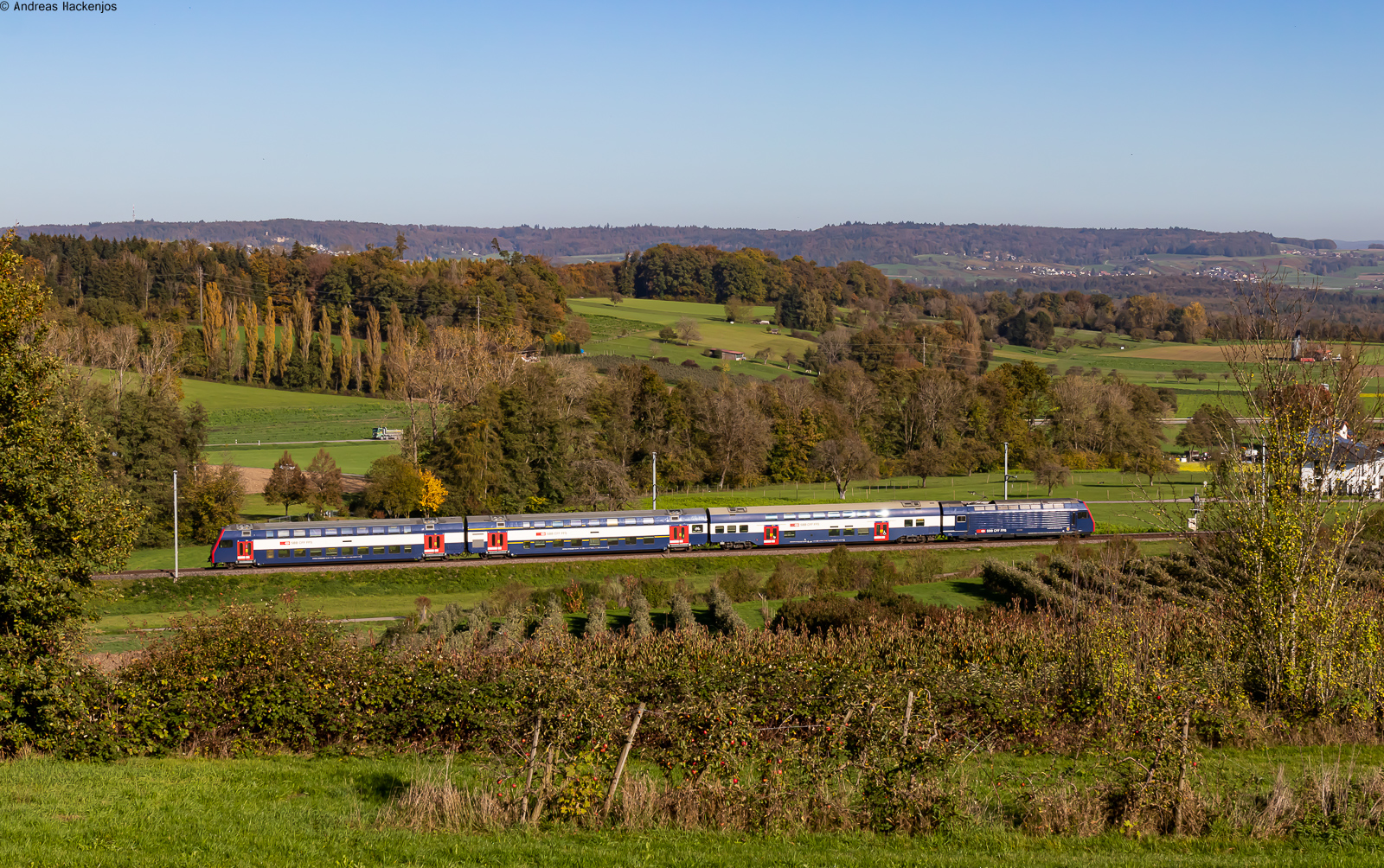 Re 450 als S 18952 (Uster – Schaffhausen) bei Lottstetten 27.10.22