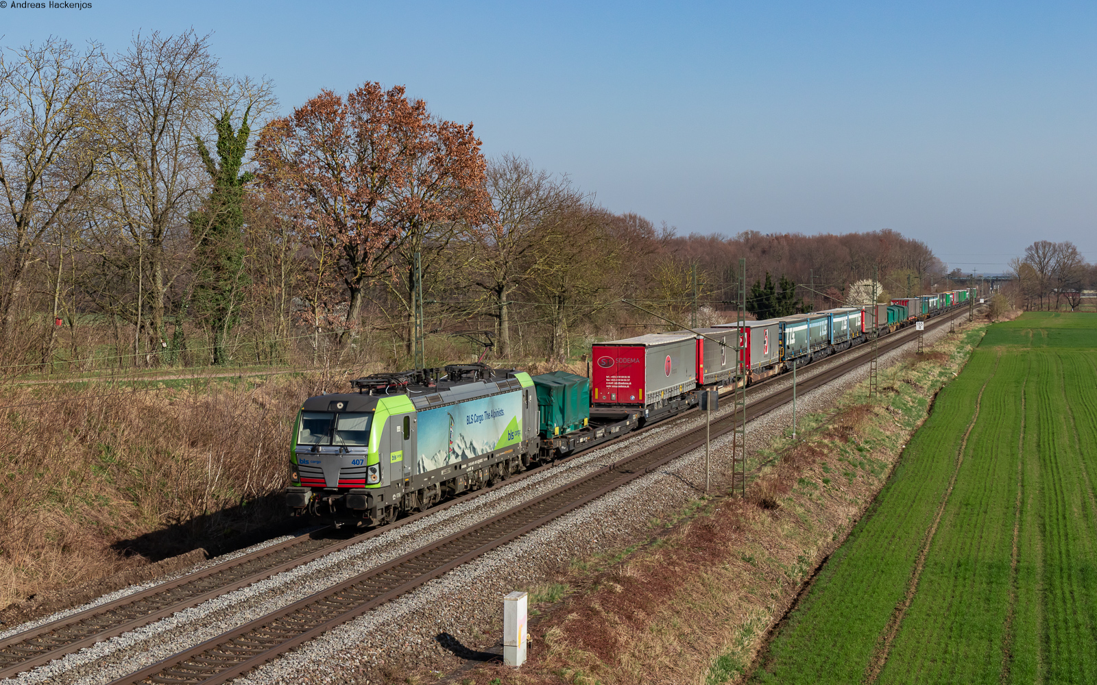 Re 475 407 mit dem DGS 40129 (Offenburg Gbf - Piacenza) bei Friesenheim 8.3.24
