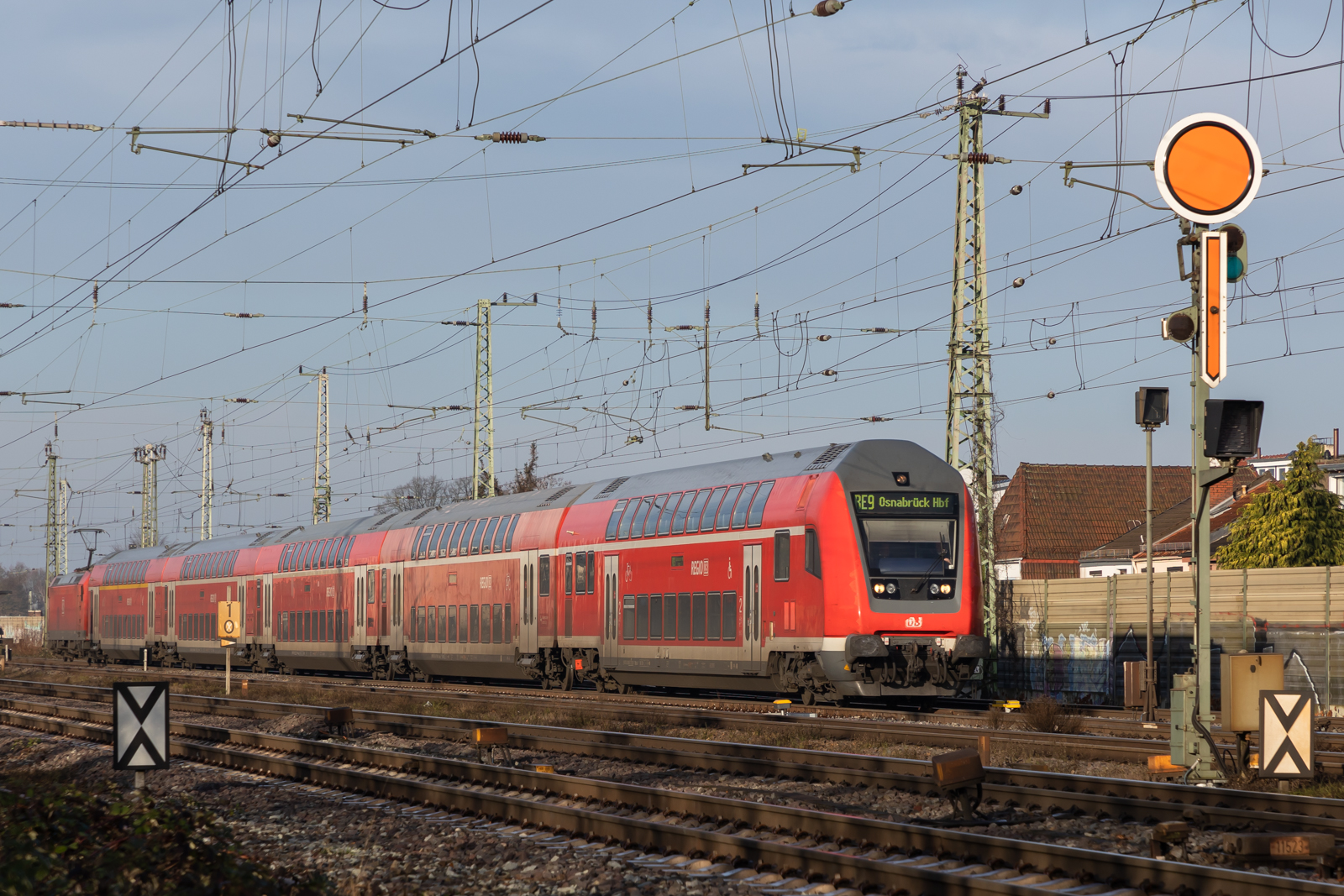 RE 9 bei Bremen Walle mit 146 109. 22.12.23