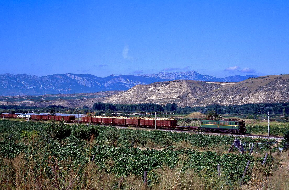 RENFE 269 023, Cenicero, 03.09.1992, Strecke Logro�o - Vitoria Gasteiz.