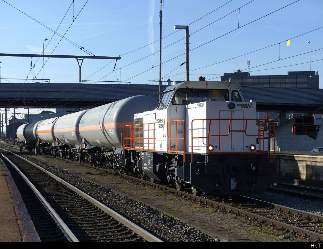 ROMBERG / SERSA AG - Lok 98 85 5 847 852-1 bei Rangierfahrt in Wangen bei Olten am 30.12.2023