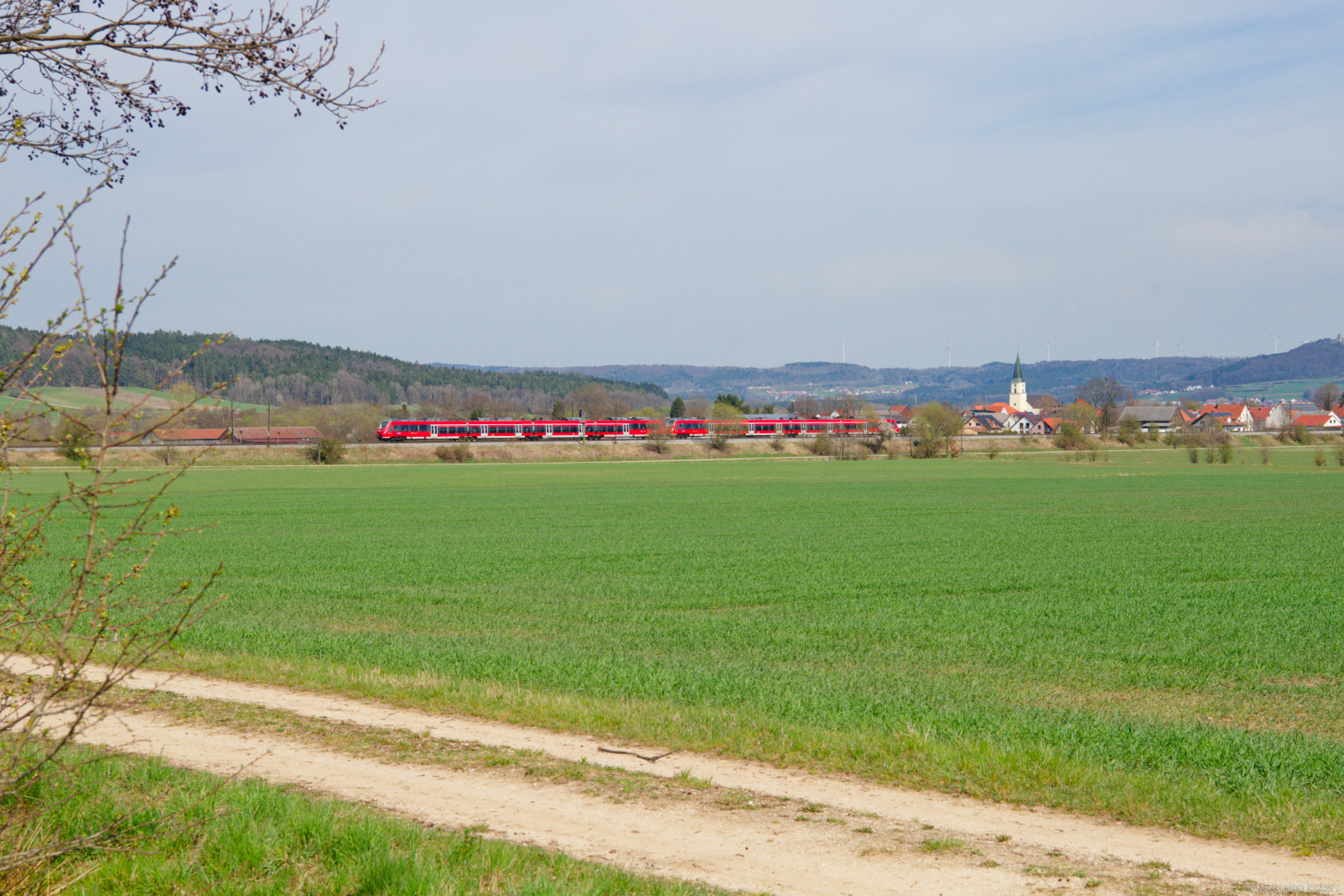 S3 39350 (Neumarkt (Oberpf) - N�rnberg Hbf) bei P�lling, 14.04.2022